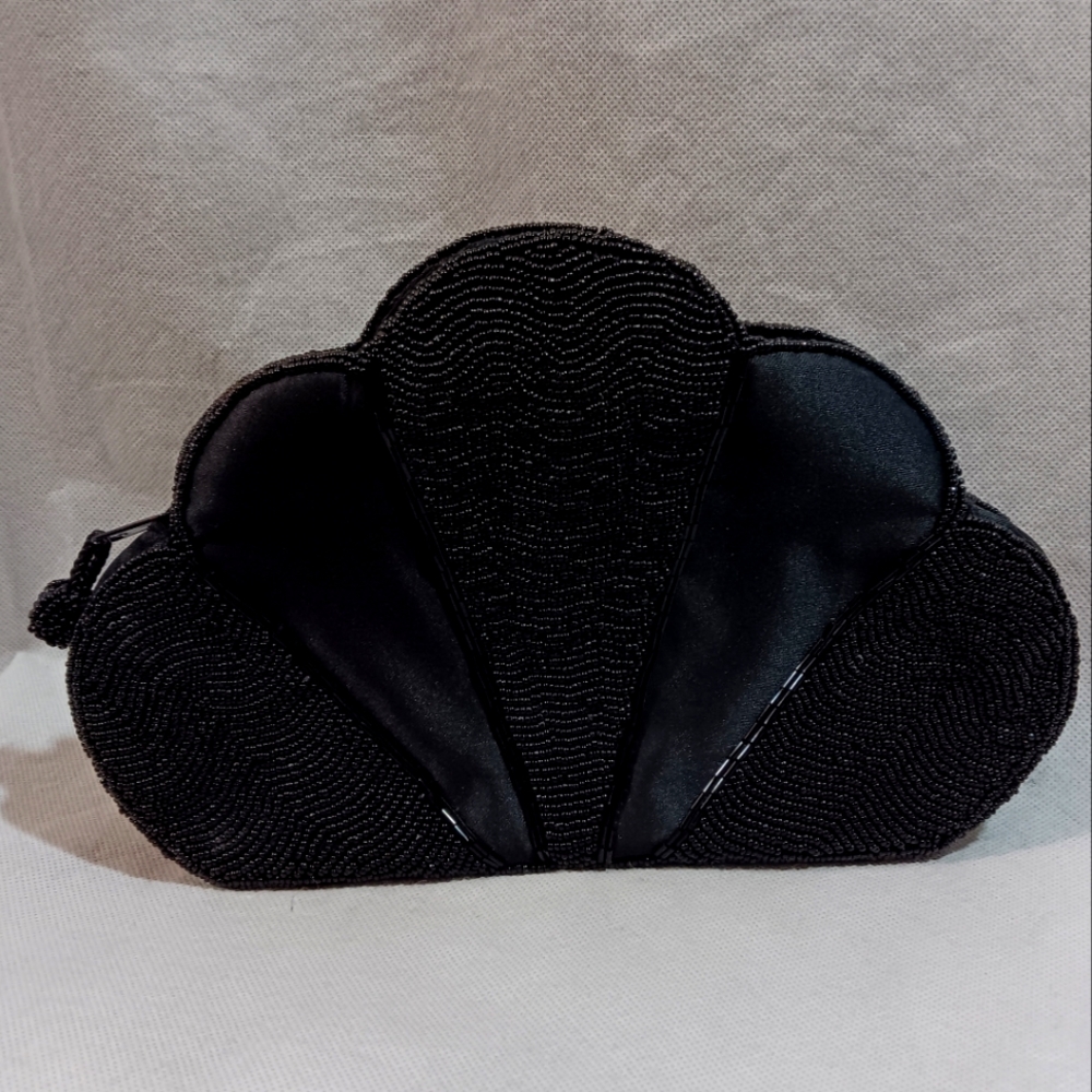 Genie Womens Black Clutch Purse Beaded Zippered SeaShell Evening Party Holiday
